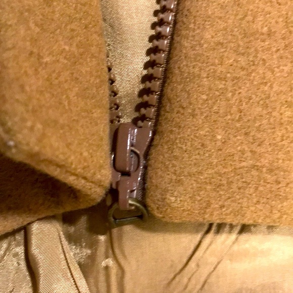 Wool-Blend Short Coat

Classic short coat in our soft wool-blend - Picture 8 of 13